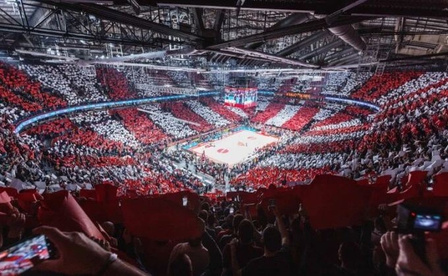 Puna-Arena-crveno-bela-1