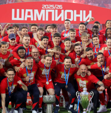Звезда подигла пехар шампиона Србије